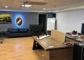 Karşıyaka'da salon için çözüm çıkmadı