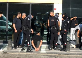Şanlıurfa’da bıçaklı kavga; 3 yaralı, 4 gözaltı