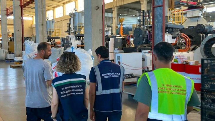 Mikroplastik kirlilik oluşturan 22 tesise 47 milyon TL ceza