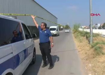 Seyir halindeki otomobile silahlı saldırı; 1 yaralı