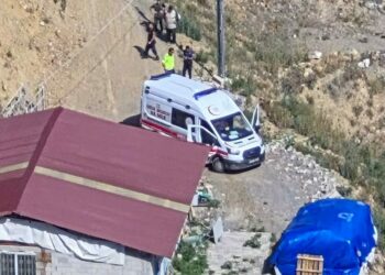 ATV şarampole yuvarlandı; 2 ağır yaralı