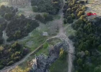 Aspendos'ta 'sağlık tanrısı' ve oğlunun heykeli bulundu