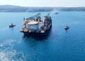 Dev vinç gemisi İstanbul Boğazı'nda-1