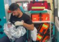 7'nci çocuğunu ambulansta dünyaya getirdi