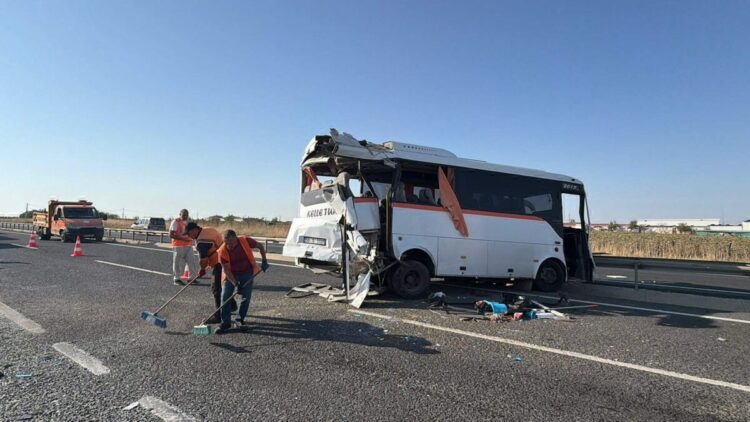 Tekirdağ’da 4 araç zincirleme kazaya karıştı; 29 yaralı
