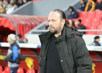 Altay sahaya iniyor