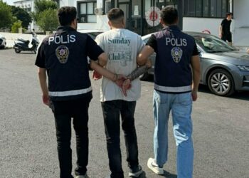 22 yıl hapis cezasıyla aranan hükümlü, havalimanında yakalandı