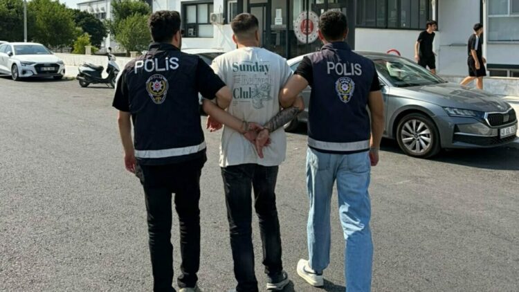 22 yıl hapis cezasıyla aranan hükümlü, havalimanında yakalandı