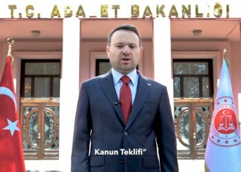 Bakan Gürlek: Şehitlerimizin aziz hatıralarını incitecek hiçbir tasarrufa izin verilmeyecek