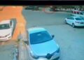 Otomobil ve hafif ticari araçla çarpışan motosikletin sürücüsü öldü; kaza anı kamerada