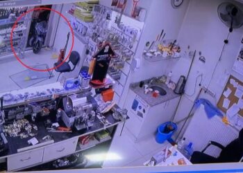 Eskişehir'de kazasının ardından çıkan bıçaklı kavga kameraya yansıdı: 2 yaralı