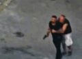 Taziye evindeki kavgada silah çekip husumetlilerini kovaladı