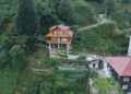 Rize'de yol üstüne villa