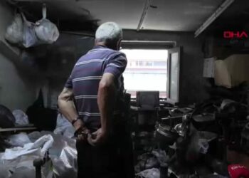58 yıllık kalay ustası mesleğini yaşatmaya çalışıyor