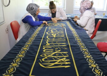 3'üncü Selim'in türbesinin örtüsü, Diyarbakır'da ilmek ilmek işleniyor