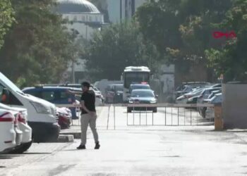 Menderes Belediye Başkanı Çiçek dahil 16 şüpheli adliyede