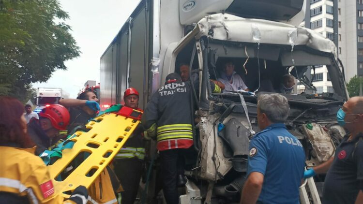 Ordu'da zincirleme kaza; 4 yaralı