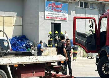 Mantar tesisindeki ilaçlamadan kaynaklı dumanı görüp, yangın ihbarında bulundular