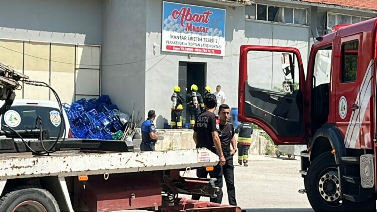 Mantar tesisindeki ilaçlamadan kaynaklı dumanı görüp, yangın ihbarında bulundular