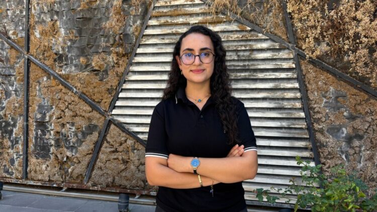 Annesi kanserle mücadele eden Türkiye 37’ncisi Hiranur’un hedefi tıp fakültesi