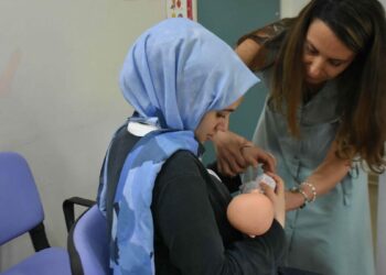 Dünya Emzirme Haftası'nda anne adaylarına uygulamalı eğitim