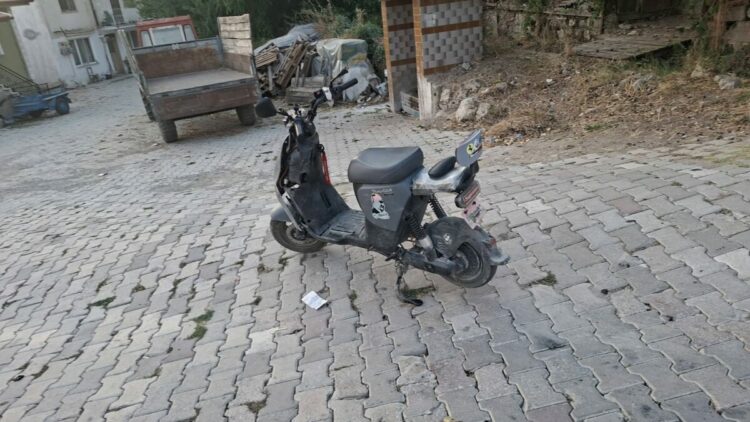 Kamyonete çarpan elektrikli bisikletten düşen çocuk yaralandı