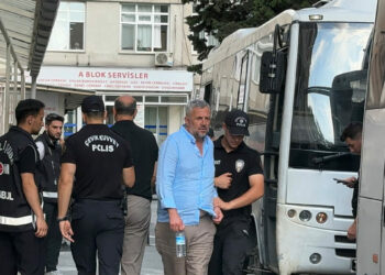 Kuşadası Belediyesi'ne yönelik soruşturmada 16 şüpheli adliyeye sevk edildi