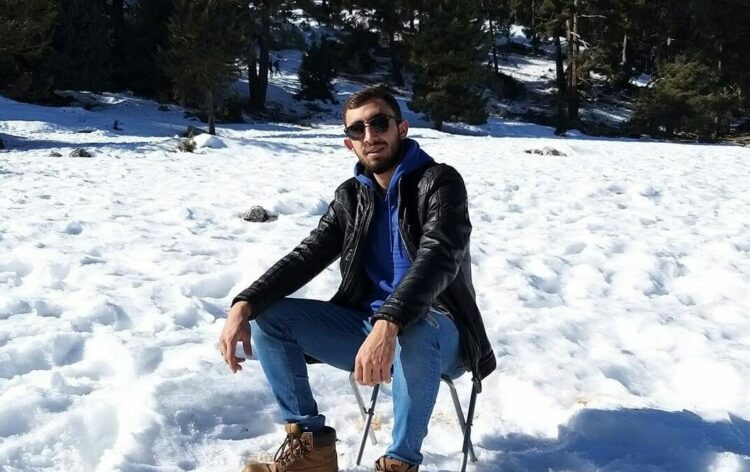 Yolda yürürken silahlı saldırıda öldü