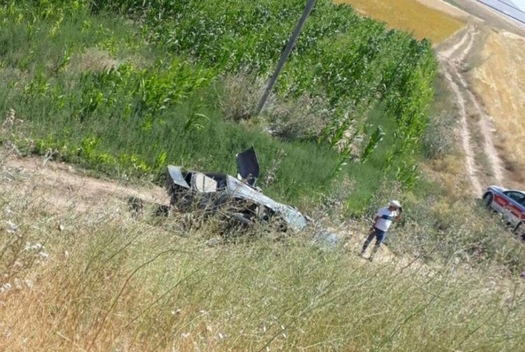 Kayseri'de tarlaya devrilen otomobildeki baba-oğul öldü