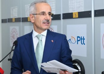 Bakan Uraloğlu: PTT'de posta ve kargo gönderi sayısı 210 milyona ulaştı