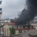 Arnavutköy'de 3 katlı binanın çatısında yangın -1