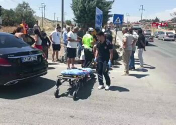 Otomobille çarpışan motosikletin sürücüsü yaralandı