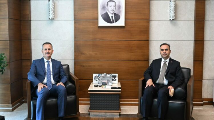 Bakan Kacır, Savunma Sanayii Başkanı Görgün'ü kabul etti