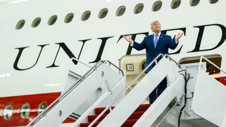 Trump'tan 'Türkiye'de uçak değiştirdim' açıklaması