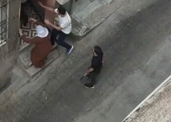 Beyoğlu’ndaki eniştesinin dükkanında fön çektiği için saldırıya uğrayan kişi: Herkesin ifadesini alacağım deyip evi bastılar