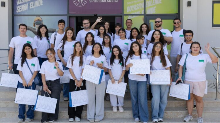 Akkuyu NGS'nin genç uzmanları mesleki deneyimlerini bölgedeki gençlerle paylaştı