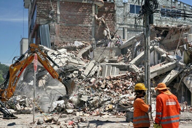 Kolombiya'daki depremde hayatını kaybedenlerin sayısı 254'e yükseldi