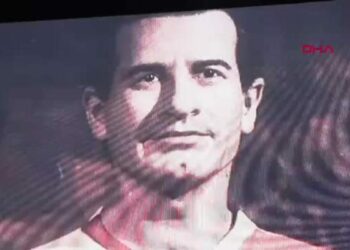 Dursun Özbek: İki alkış alayım diye Galatasaray'ın geleceğini tehlikeye atmayacağım