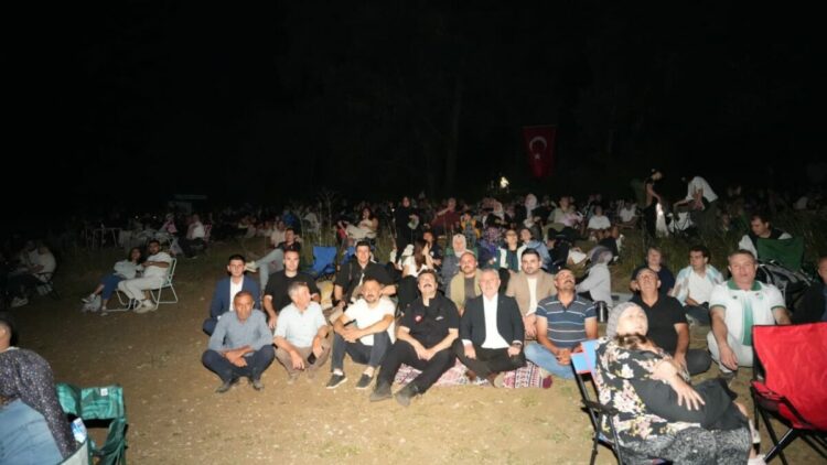 Bursa'da binlerce kişi Perseid meteor yağmurunu izledi