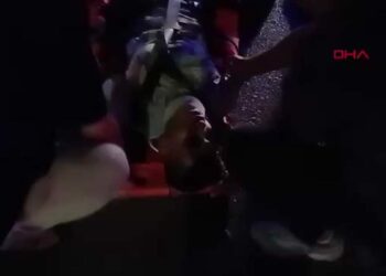 Kırmızı ışıkta geçen motosiklet cipe çarptı: 1 ölü, 1 yaralı