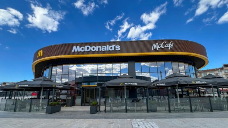 McDonald’s Türkiye, 2 bin 350 kişiye daha istihdam sağladığını duyurdu