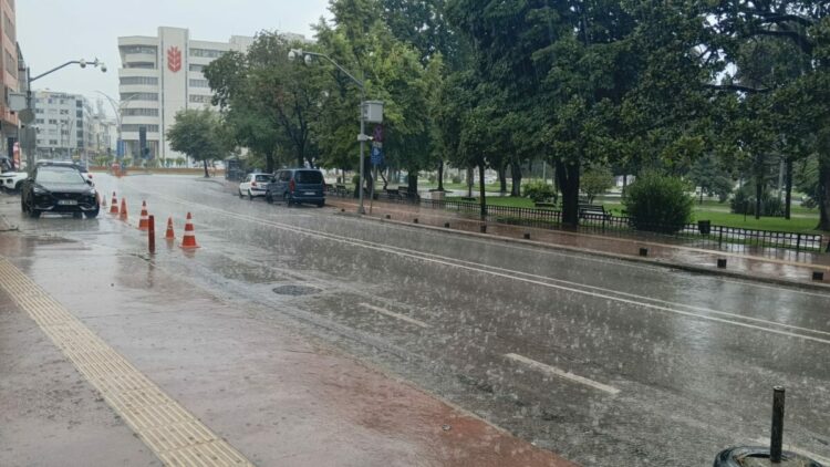 Samsun’da kuvvet yağış etkili oldu