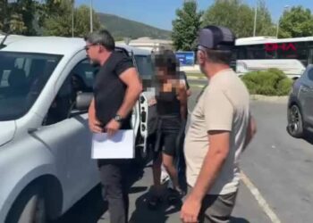 Türk bayrağını ateşe veren şüpheli adliyede
