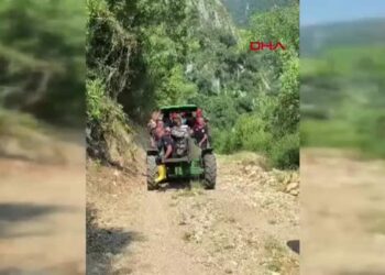 Boruyu tamir ederken kayalıklardan düşen muhtar yaralandı