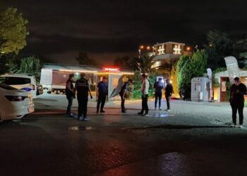 Küçükçekmece'de kafede silahlı saldırı: 2 yaralı