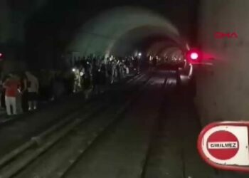 İzmir’de metro seferleri normale döndü