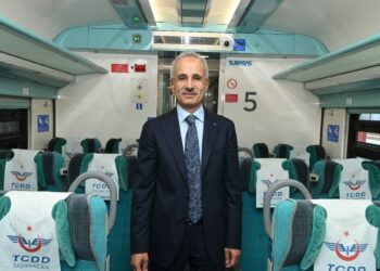 Bakan Uraloğlu: Hızlı trenle bağlanan il sayımızı 27'ye yükseltmeyi hedefliyoruz