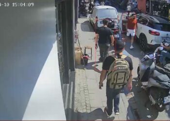Eminönü’nde araçtan inen sürücü motokuryeye yumruk atarak saldırdı; 180 bin lira ceza kesildi