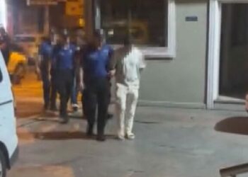 Bağcılar'da kaçak alkol operasyonunda 3 kişi gözaltına alındı