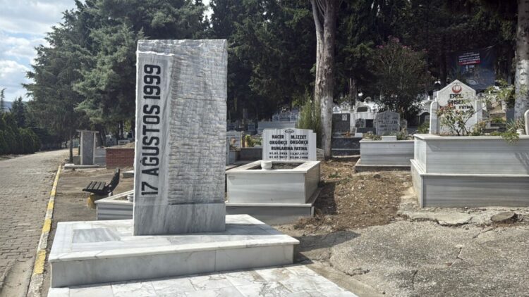 Yalova’da depremde hayatını kaybedenler anıldı